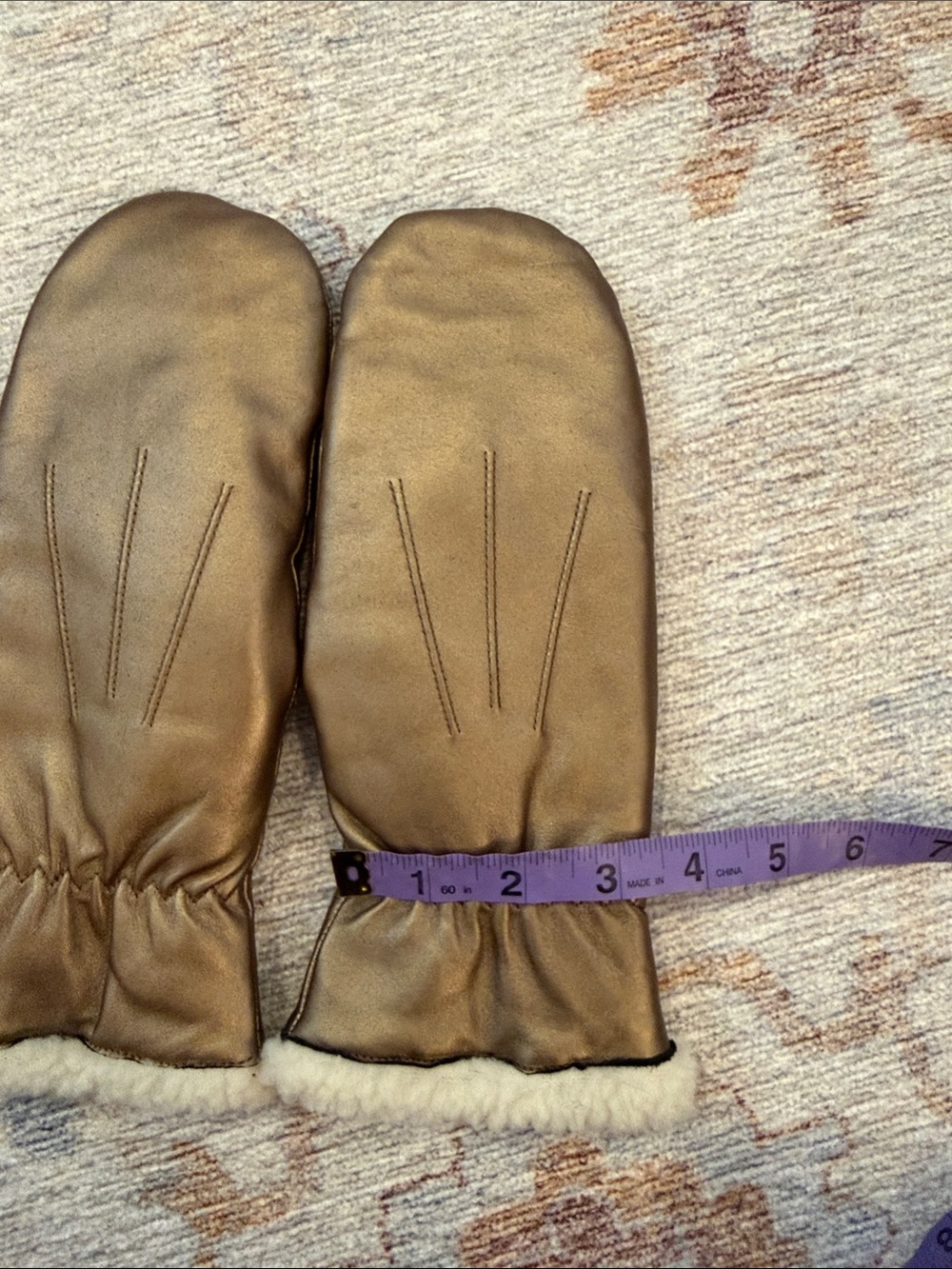 Danier Taupe Genuine Leather Lined Mittens S/M - Picture 5 of 7